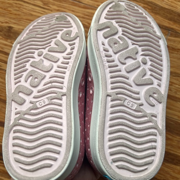 Native Jefferson Bling Glitter Sparkling Pink Perforated Slip-Ons - Picture 5 of 5